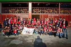 منظمة داري تُحيي عيد الأم بالورود والشوكلاته وتحذيرها من السرطان